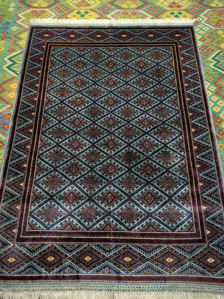 قالین فروشی آقمراد اندخوئی‌