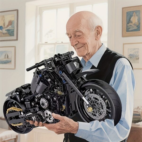 Retro Luxury Black Night'S Queen Motorcycle Building Blocks Set Mechanical Reproduction Movie ABS Adult High Difficulty Challenge Wheel Rotation Exquisite Tiling Collectible Gift