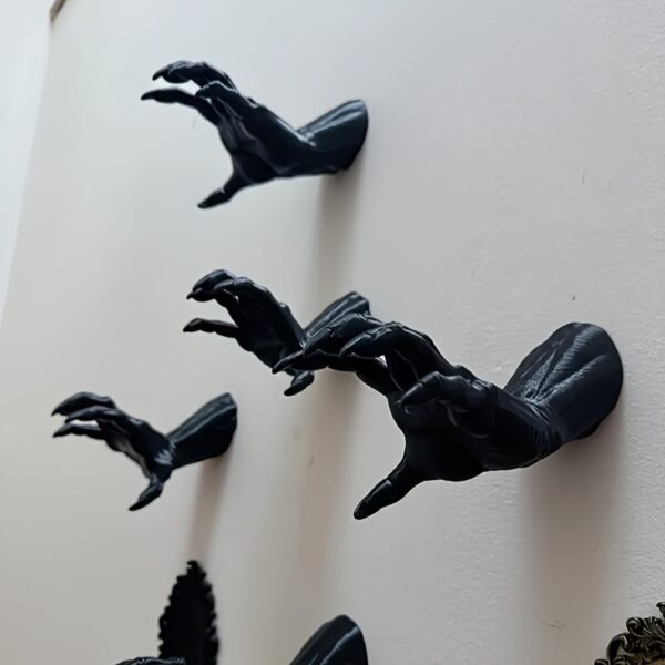 1pc 3D Printed Devil Hand Wall Decor - Gothic Jewelry Display Shelf with Chains & Hooks, Creative Storage Pendant for Necklaces, Home Decor Accessories, Durable Plastic, Halloween/Christmas/Easter/Thanksgiving Decor, Age 14+, Intricate Detail Craftsmanship