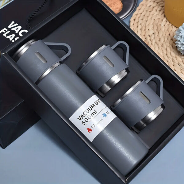 1724414964000-936947c7724e4bdf9b9a66ccee20e551-goods.jpeg 4pcs Insulated Cup Set with Stainless Steel Thermal Bottle & 3 Lids - 500ml/16.9oz Vacuum Insulated Tumbler, Lids, Multi-Color Options (Black, Navy, Green, Grey, Pink, White, Beige) - Reusable Thermal Mug Set for Hot/Cold Drinks, Business, School, Travel, Gift - Ideal for Christmas, Valentine's, Father's Day, Office & Use - Stylish & Portable Gift Set, Insulated Mug, Insulated Coffee Cup