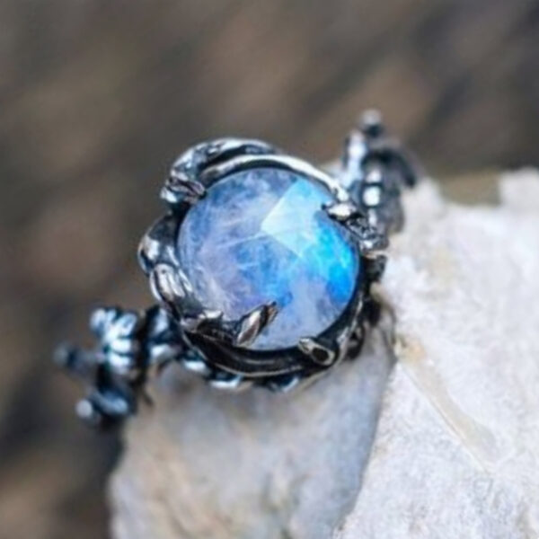 Silver-plated high-quality classic round artificial moonstone wedding and engagement ring, perfect gift for Valentine's Day and Christmas parties and banquets, charming cocktail party ring