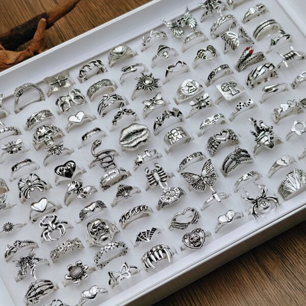 [30pcs Vintage Rings] 30pcs Vintage-Inspired Alloy Ring Set for Him | Skulls, Hearts, Butterflies, and More | Perfect for Hipster, Punk, and Gothic Style, Daily Wear, Parties, and Gifts