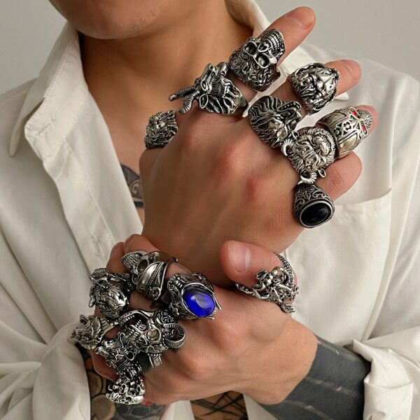 16pcs Vintage Metal Rings, Fashionable Hip-Hop Punk Exaggerated Adjustable Rings - Stackable Set, Inlaid with Artificial Crystals, Trendy Personality Accessories, Holiday Gift