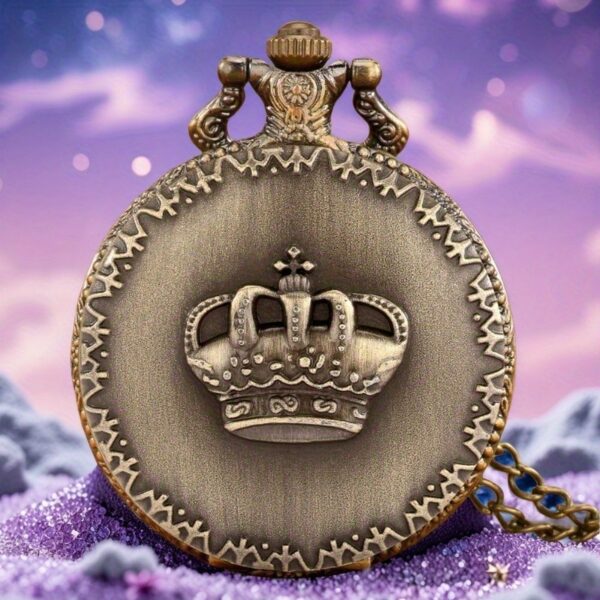 4a138d661e084270946a3a481e16e1f7-goods.jpeg 1pc Creative Fashion Vintage Bronze Royal Embossed Crown Pattern Design Cool Quartz Pocket Watch, Timeless Treasure, Unique New Year Christmas Birthday Gift