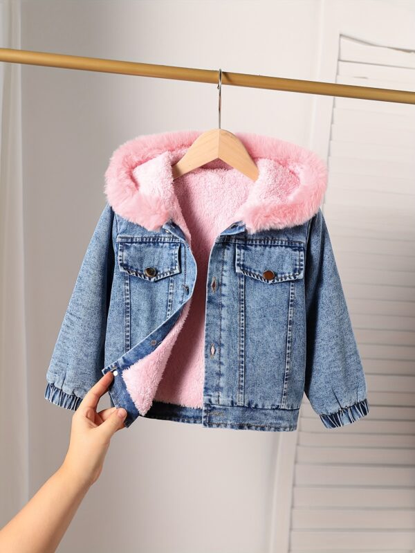 56520eba-8015-405b-ab36-5ccf2afbf270.jpg Girls' Patchwork Plush Button Hooded Denim Jacket, CasualLong-sleeved Hooded Jacket for Autumn And Winter, ChildrenDaily Wear, Suitable for Outdoor Activities And Parties