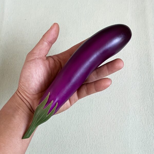1pc Purple Eggplant Simulation Model, Polymer Faux Vegetable for Home & Kitchen Display, Festive Party Decor, Photography Prop - Versatile Room Decor, Vegetable Fruit Model for Hotel, Pastoral, Photographer Teaching Prop, Kitchen Vegetable Ornament for Halloween, Christmas, Easter, Hanukkah, Thanksgiving - Reunion Supplies, PC Material, No Container Included