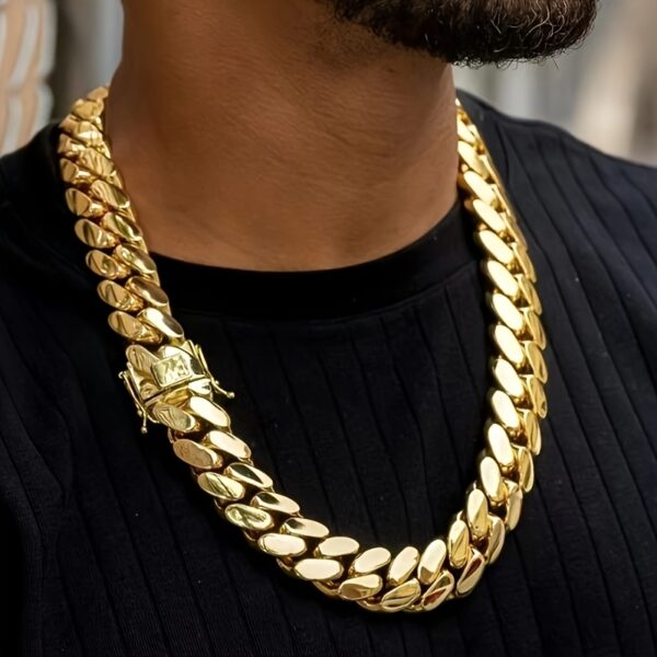 d35162cb-f1be-4c99-a441-757c3de268c2.jpg Men's Heavy-Duty Cuban Chain Necklace - 316L Stainless Steel Jewelry, Hypoallergenic & Tarnish-Resistant, Thick Layered Chains for Everyday & Formal Wear - Ideal Christmas, Halloween, Birthday Gifts for Men - Luxury Men's Necklace, Party Accessory, Elegant Accessory