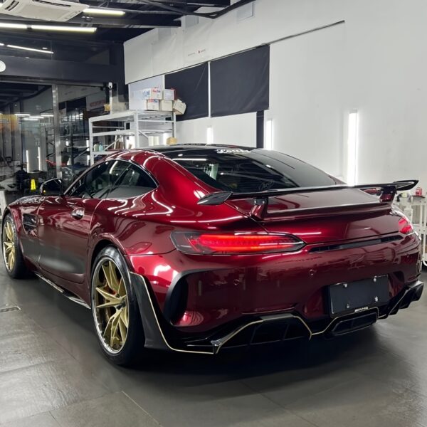 PET High-gloss PET Liquid Dragon Blood Red High-quality Car Film, 5FTx50ft, Seamless Packaging for The Entire Vehicle, High Gloss And UV Resistance, Uses High-quality Alternative Paint Film Rolls, And Features Nano Gas Release Technology.