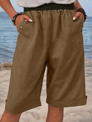 Essential High-End Linen Shorts for Women During Holidays.