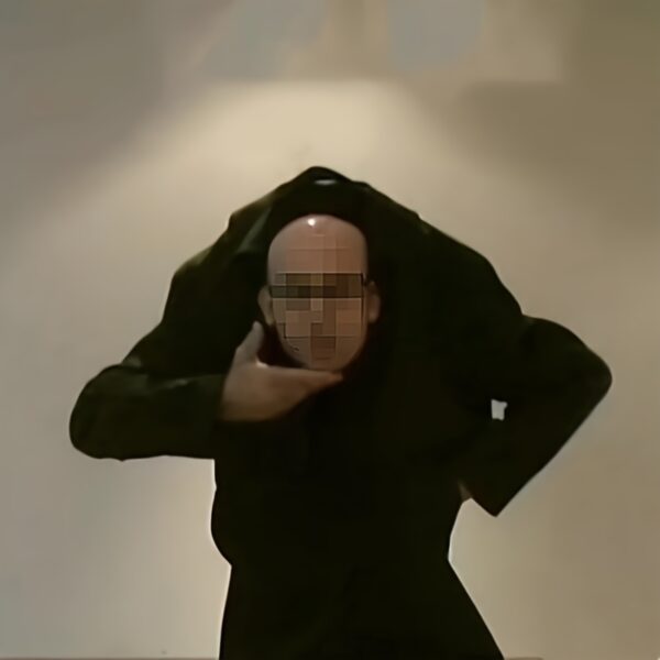 Head-Transmuting Magic Prop Scary Turning Head Trick Costume for Halloween, Themed Parties & Escape Rooms - Durable Metal Construction, Mixed Colors, Party Entertainment, Themed Event Accessory, Dramatic Effect, Metallic Finish